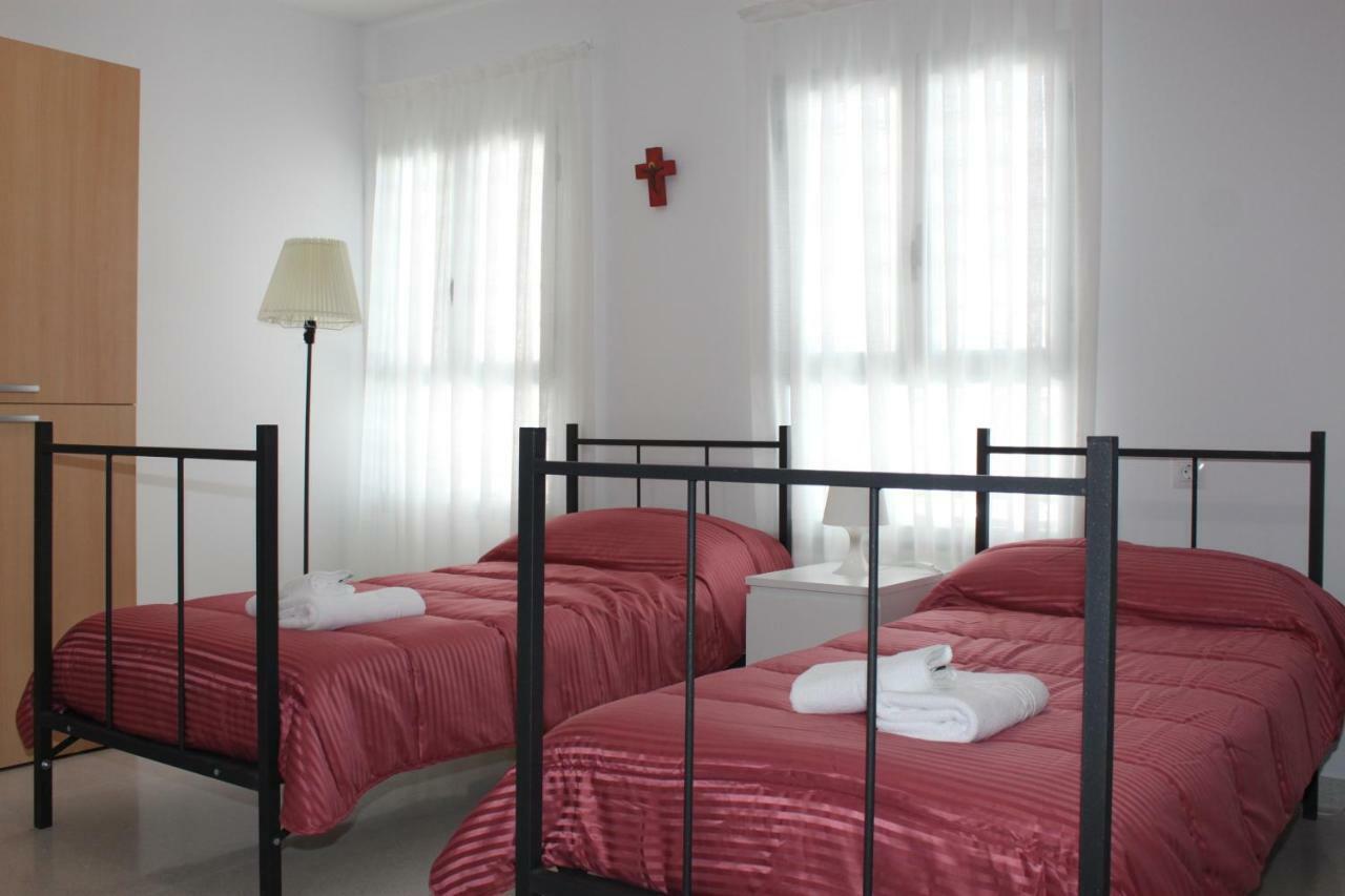Centro Cristo Rey Pensión 3*